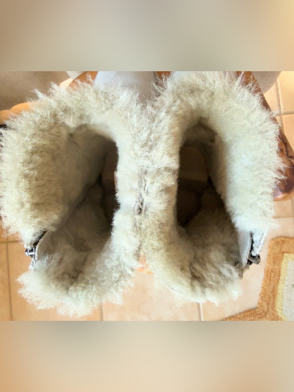 UGG Australia Gray Pink Ribbon Breast Cancer Boots Sz 8 Limited Edition EUC - Picture 5 of 7